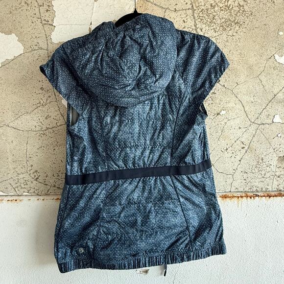 Lululemon Vest Womens 6 Spring Fling Goose Down Blue Hooded Puffer Athleisure - Picture 8 of 9